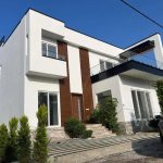 ویلای لوکس ونوش: جنتی بر فراز جنگل با استخر، جکوزی و روف گاردن بی‌نظیر | نمای ابدی طبیعت